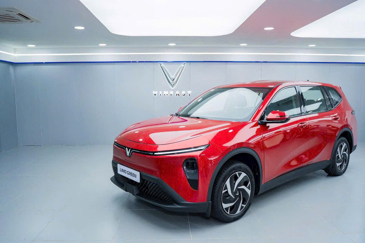 Vinfast Limo Green 7 Chổ - Giải Pháp Di Chuyển Thông Minh Năm 2025